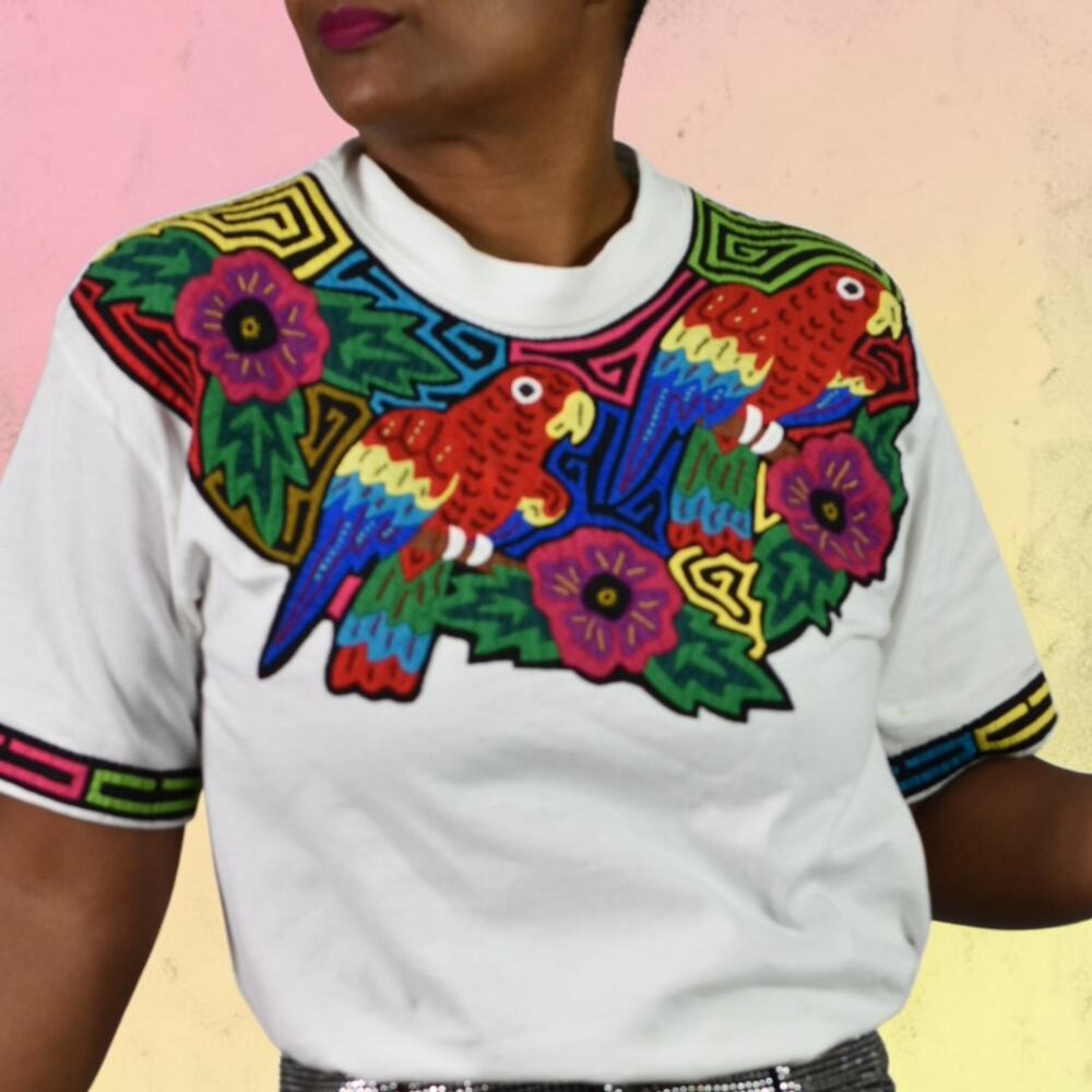 Vintage Princess Cruises Mola Tee White Applique Parrot Colorful Bib Top Medium
